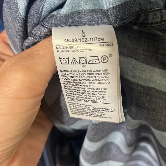 💯 cotton Banana Republic short sleeve button down - Picture 4 of 4